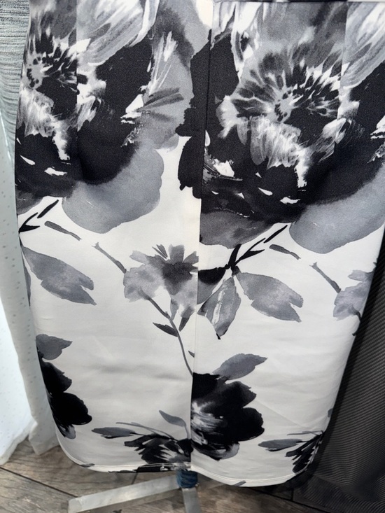 Stella & Julie- NWT Black & White Floral Sheath Dress Size 6 - Picture 13 of 14